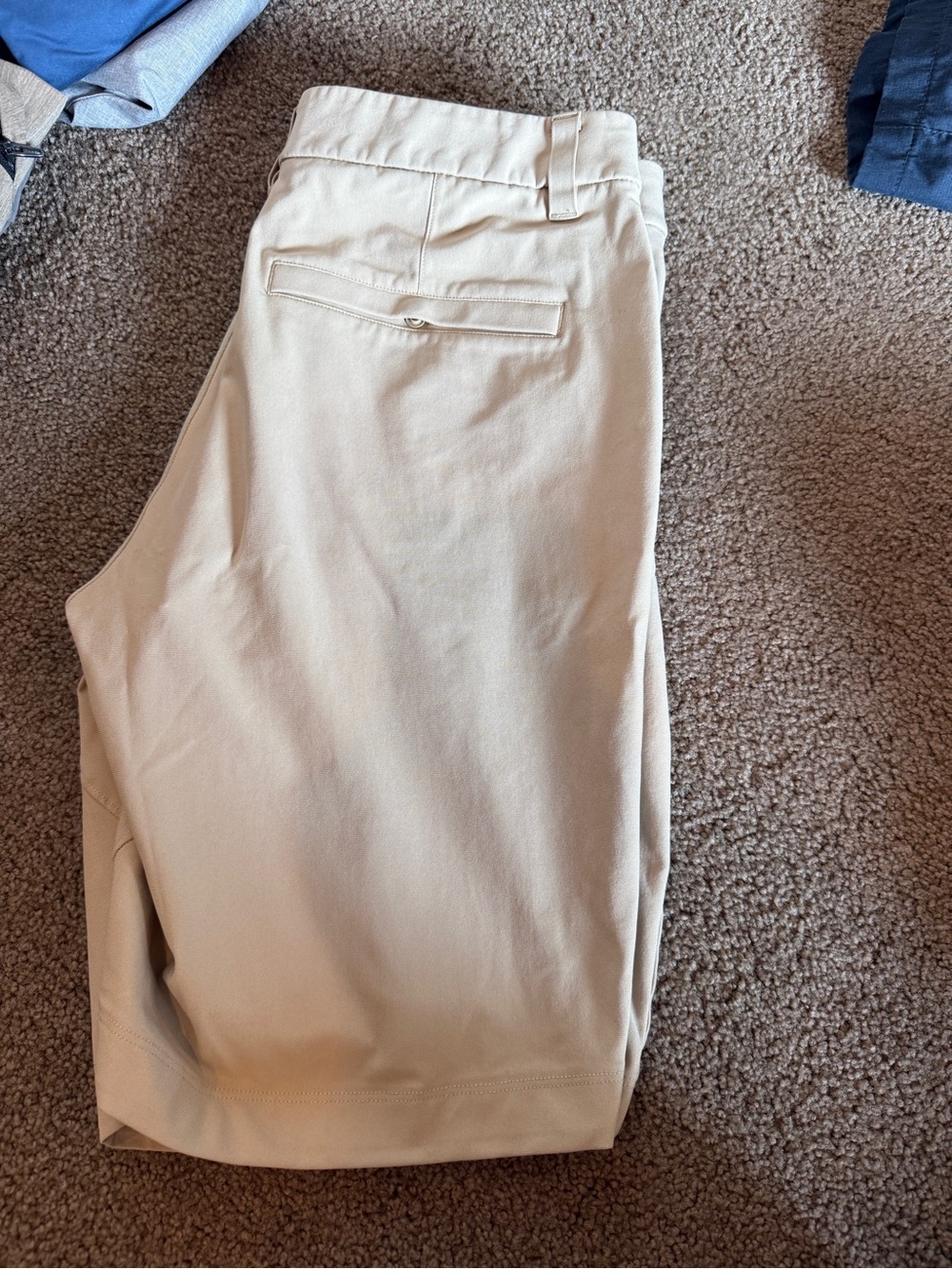 lululemon athletica Men's Khaki/Tan Performance Shorts - Picture 3 of 4